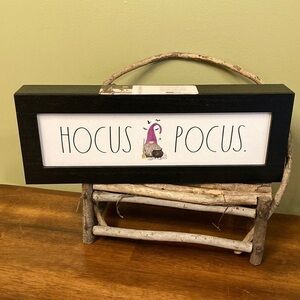 NWT! RAE DUNN "HOCUS POCUS" WITH GNOME WOODEN TABLETOP SIGN